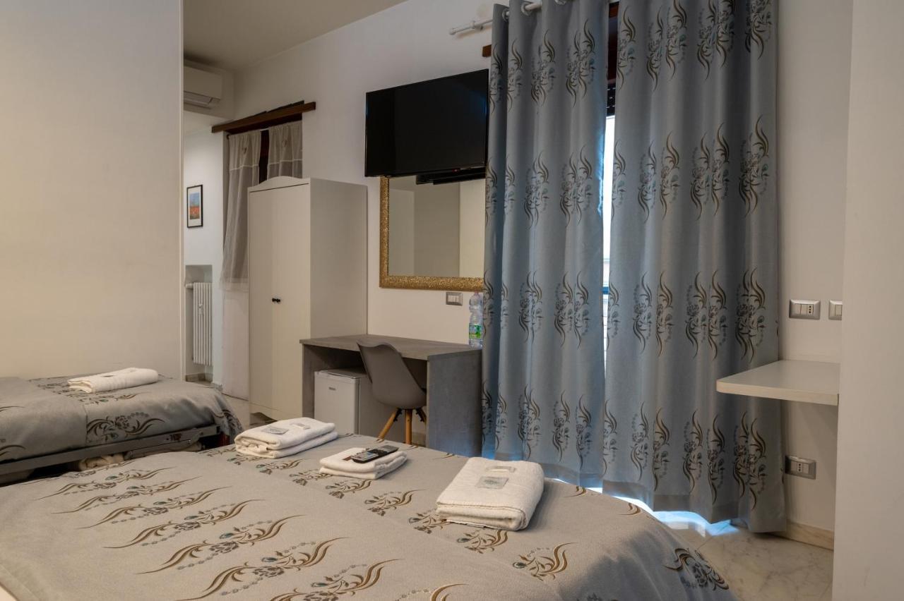 Santa Maria Accommodation Рим Экстерьер фото