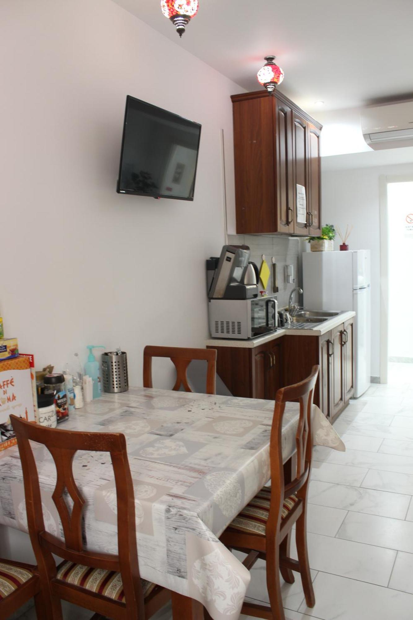 Santa Maria Accommodation Рим Экстерьер фото