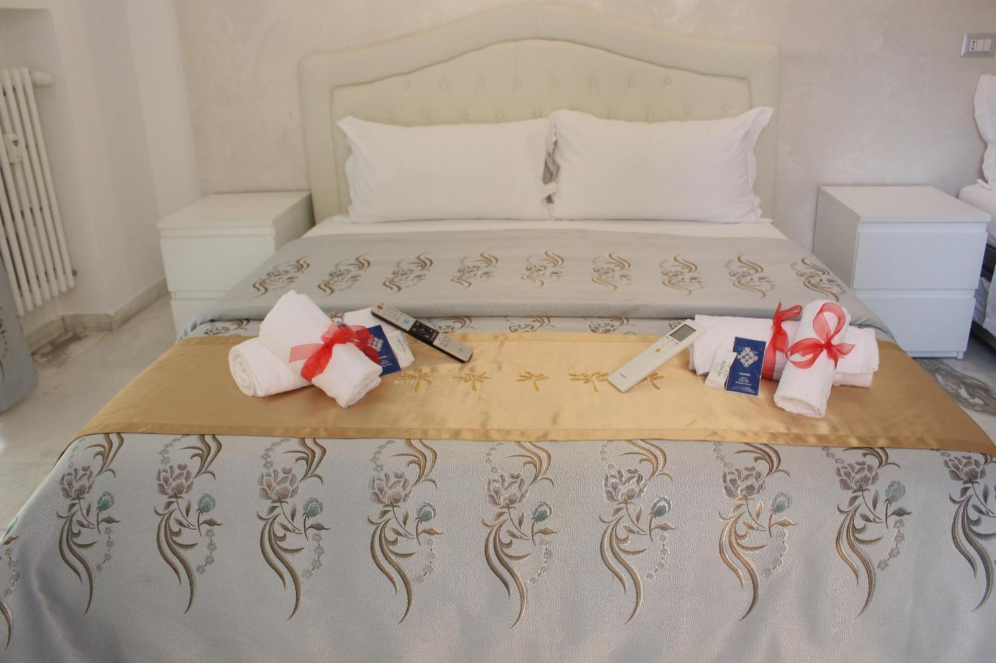 Santa Maria Accommodation Рим Экстерьер фото